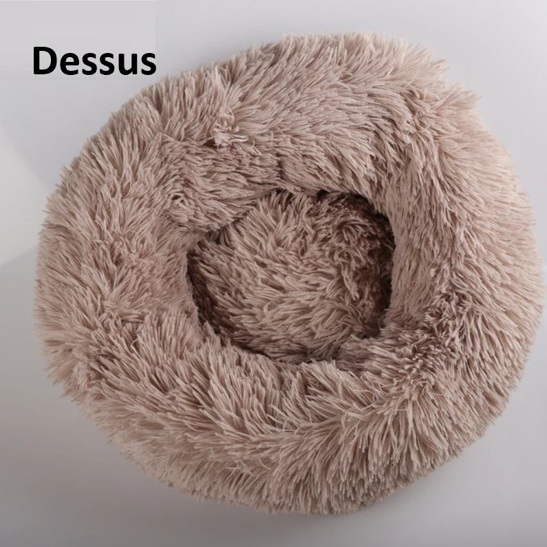 Coussin peluche moelleux, confortable élégant bord surélevé. Grande variété des modèles, lessivable : lavable en machine. 20 COLORIS 8 TAILLES Diamètre 30 cm, 40 cm, 50 cm, 60 cm, 70 cm, 80 cm, 90 cm, 100 cm ! 1 METRE de diamètre ! pour des chiens jusqu'à 40 kg. rembourré en fibre polaire Vue du dessous