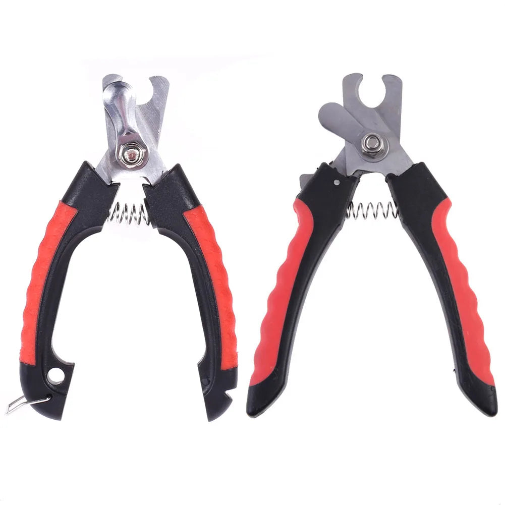 Coupe ongles professionnel pour chiens et chats PETS, lame en acier inoxydable arrondi pour une coupe sans douleur régulière et propre. Repose patte pour que votre animal ne bouge pas lors de la coupe. Fermoir pour ranger votre outil en toute sécurité . Toilettage, économie , vétérinaire beauté . Poignée ergonomique et confortable . Cadeau IDEAL !! TOUTES RACES , TOUTES TAILLES ! TOP