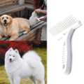 Brosse blanche pour chien TOUTES RACES pour poils courts et mi-longs. 33 dents sur 2 rangées, ergonomique, souple et rigide à la fois, légère, pas chère, efficace.  Deux chien heureux